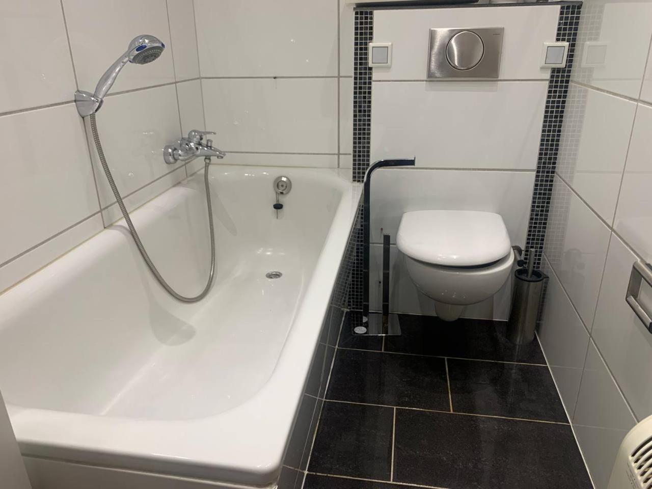 2 Room Apartament Messe Essen Esterno foto